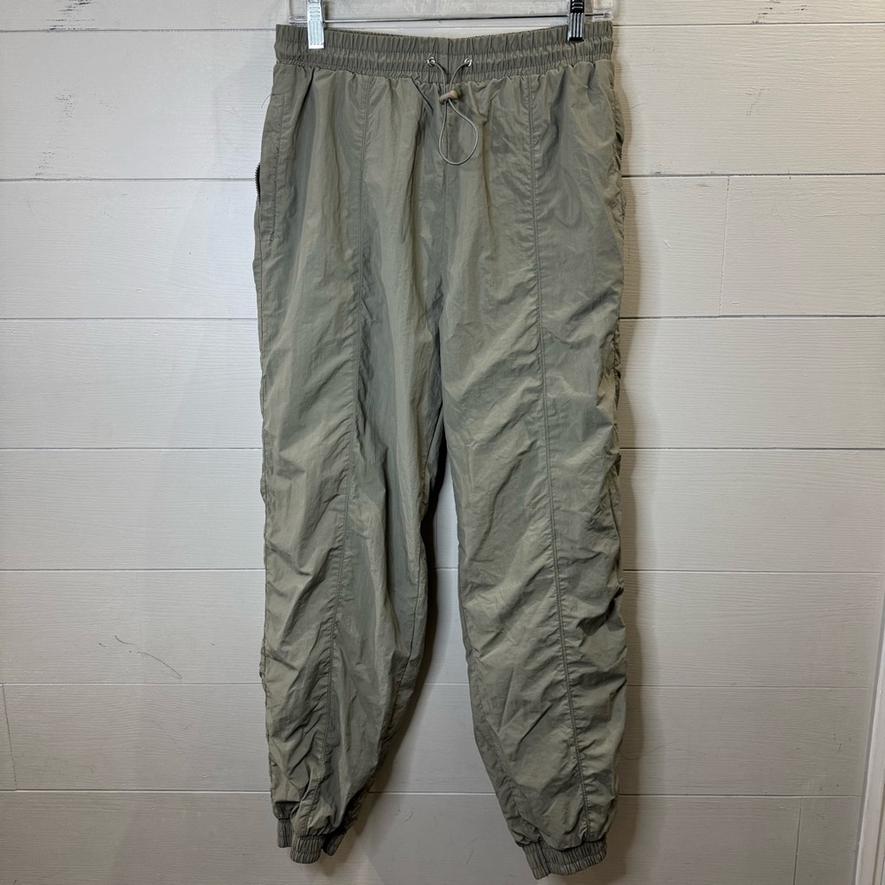 Wilo The Label | Parachute Jogger Pants in Sage Green Size Medium